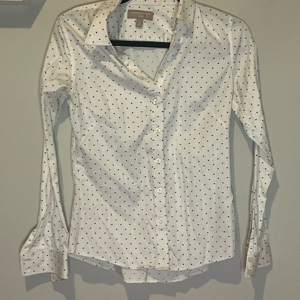 Banana Republic White Polka Dot Button-Up Shirt XS